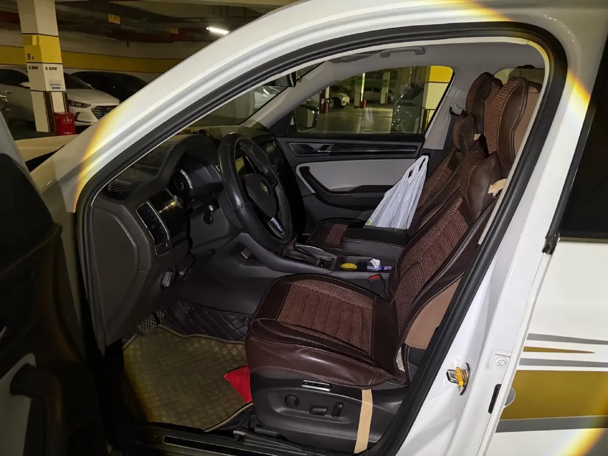 2018 Skoda Kodiak 2.0T 186HP L4 7DCT,autocango,china used car exporter,china ev exporter,chinese used car exporter,chinese used ev exporter