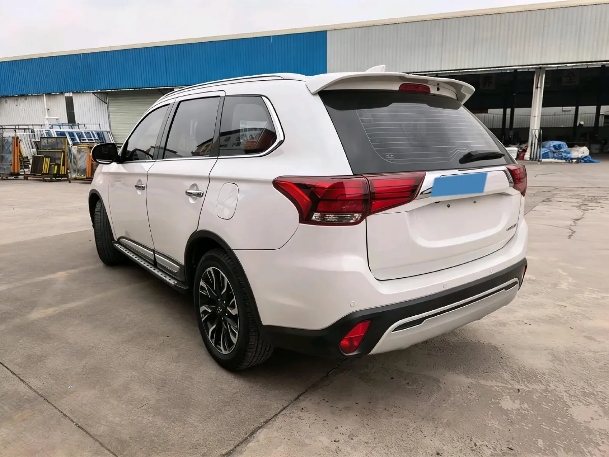 2019 Mitsubishi Outlander 2.4L 192HP L4 CVT,autocango,china used car exporter,china ev exporter,chinese used car exporter,chinese used ev exporter