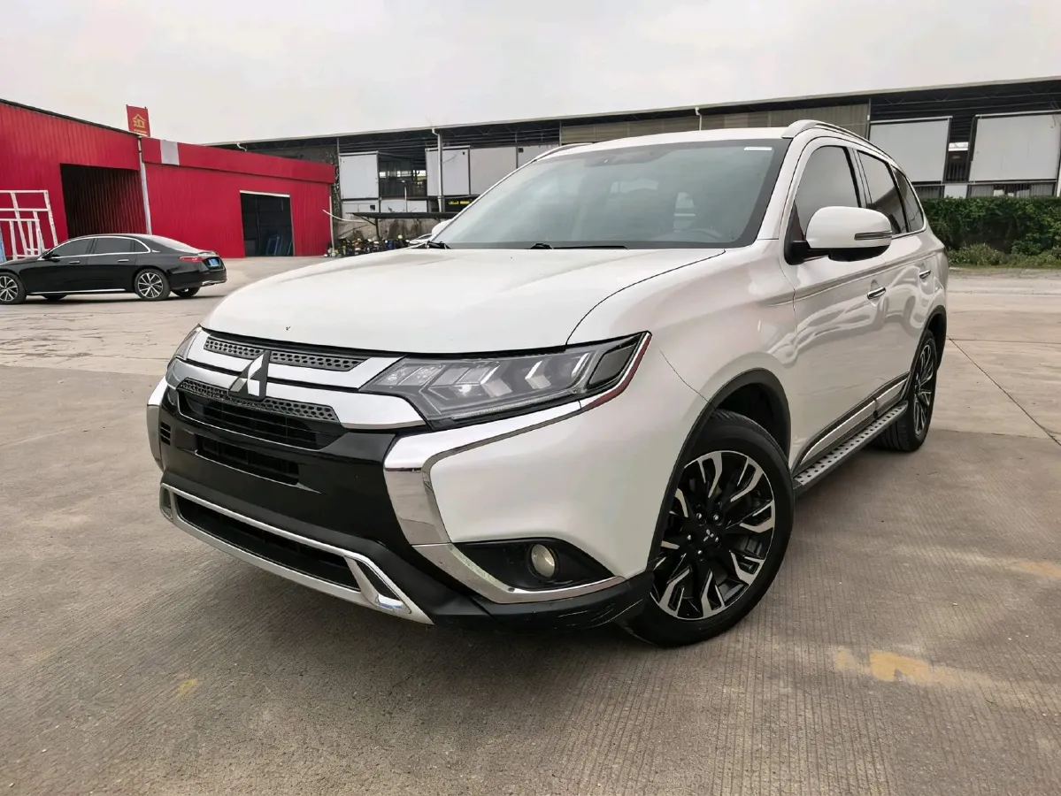 2019 Mitsubishi Outlander 2.4L 192HP L4 CVT,autocango,china used car exporter,china ev exporter,chinese used car exporter,chinese used ev exporter