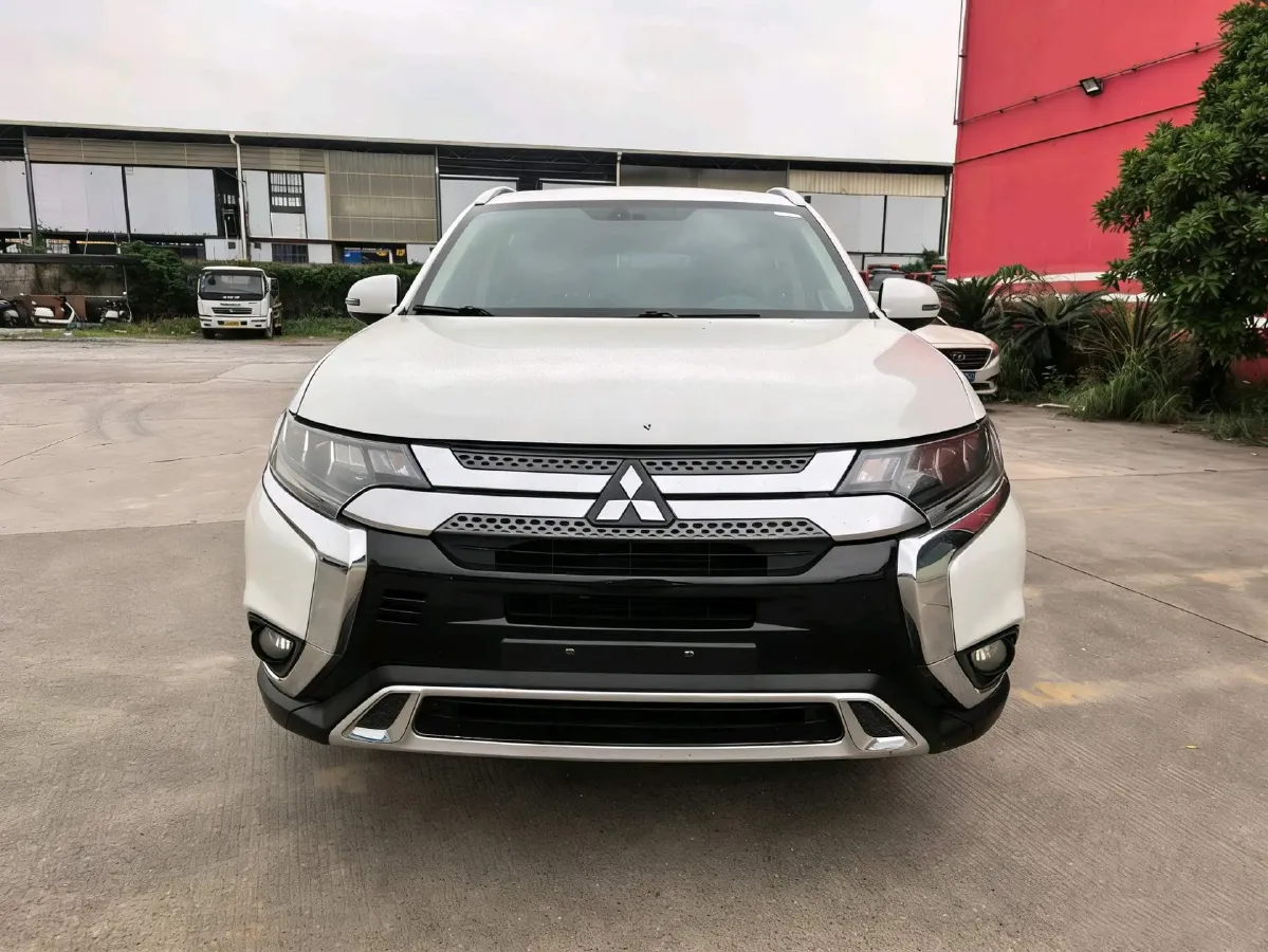 2019 Mitsubishi Outlander 2.4L 192HP L4 CVT,autocango,china used car exporter,china ev exporter,chinese used car exporter,chinese used ev exporter