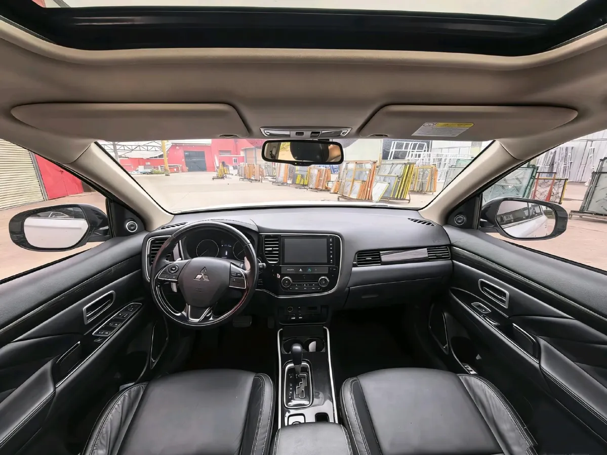 2019 Mitsubishi Outlander 2.4L 192HP L4 CVT,autocango,china used car exporter,china ev exporter,chinese used car exporter,chinese used ev exporter