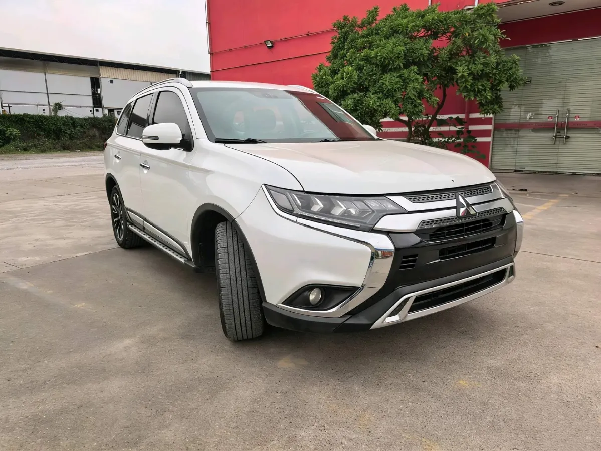 2019 Mitsubishi Outlander 2.4L 192HP L4 CVT,autocango,china used car exporter,china ev exporter,chinese used car exporter,chinese used ev exporter