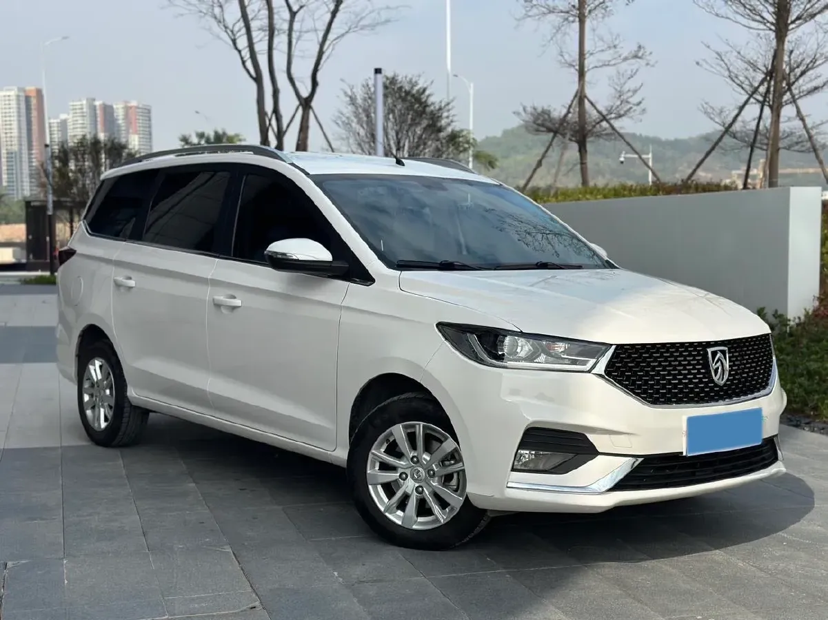 2019 BaoJun 360 1.5L 105HP L4 CVT,autocango,china used car exporter,china ev exporter,chinese used car exporter,chinese used ev exporter