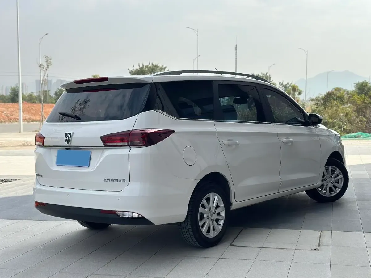 2019 BaoJun 360 1.5L 105HP L4 CVT,autocango,china used car exporter,china ev exporter,chinese used car exporter,chinese used ev exporter