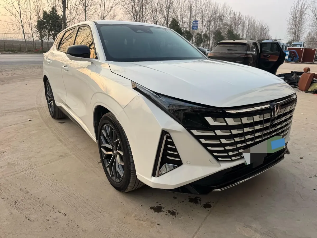 2025 ChangAn UNI-Z 1.5L 98HP L4 E-CVT PHEV 18.4KWH,autocango,china used car exporter,china ev exporter,chinese used car exporter,chinese used ev exporter