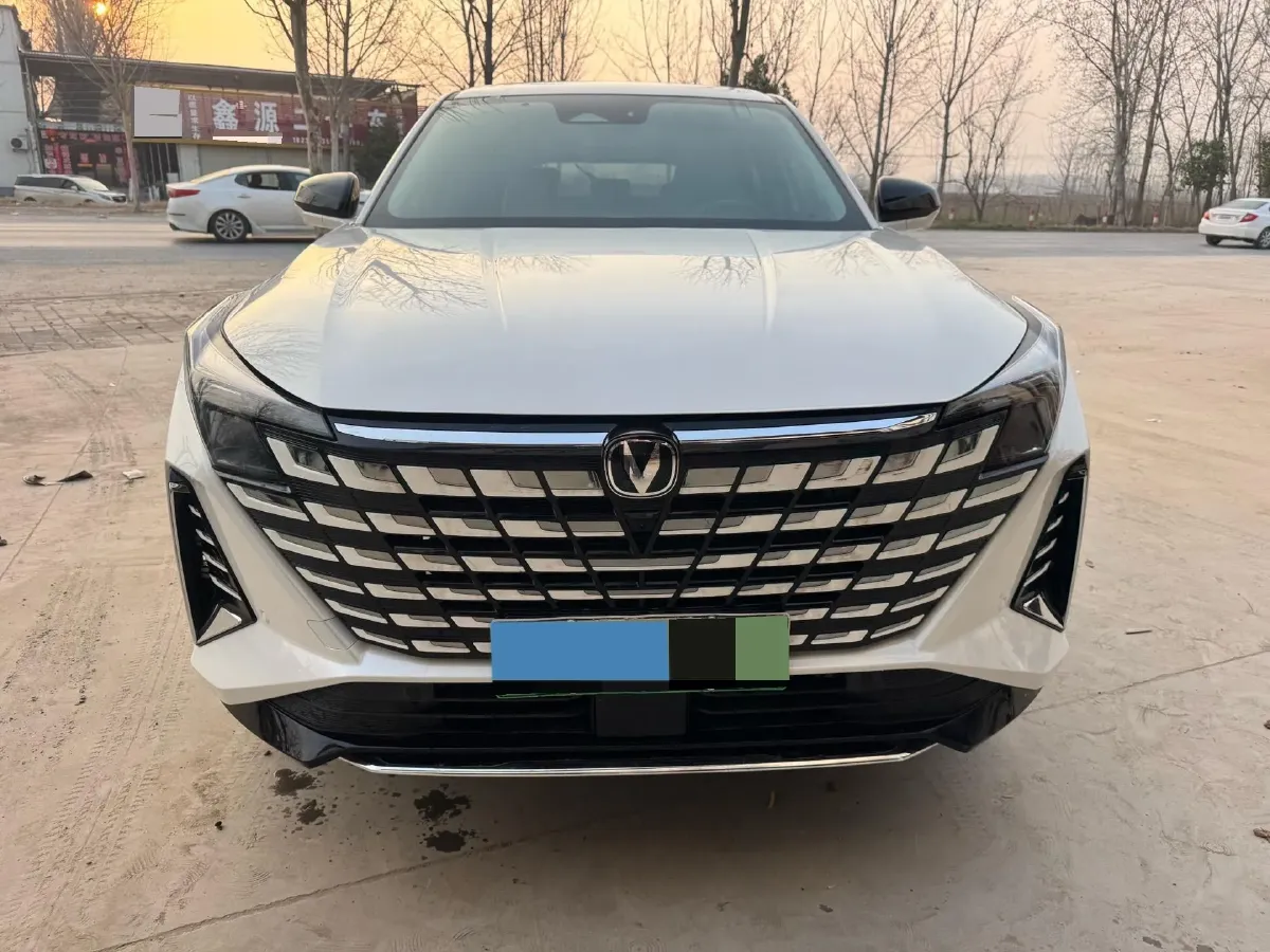 2025 ChangAn UNI-Z 1.5L 98HP L4 E-CVT PHEV 18.4KWH,autocango,china used car exporter,china ev exporter,chinese used car exporter,chinese used ev exporter
