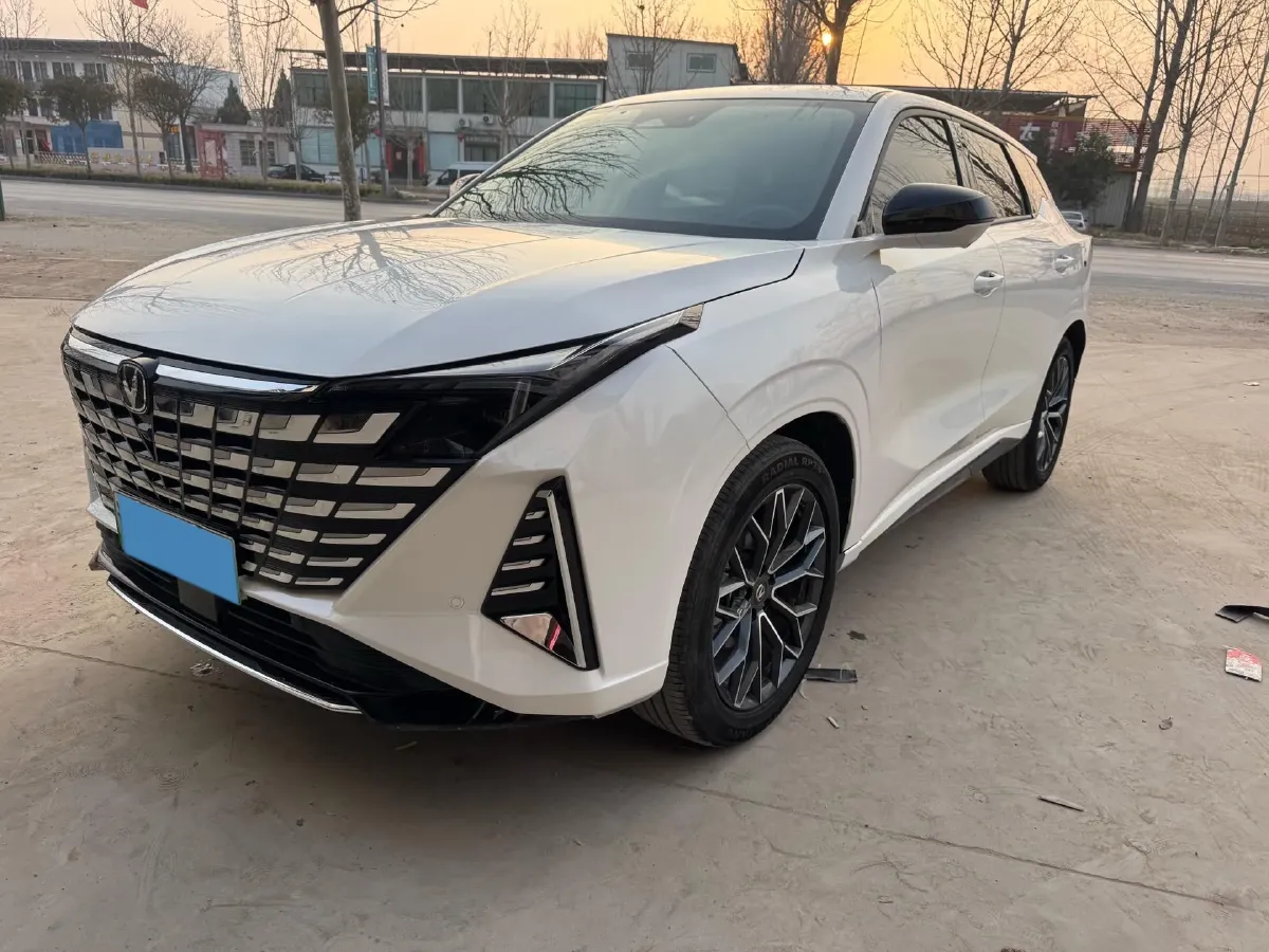 2025 ChangAn UNI-Z 1.5L 98HP L4 E-CVT PHEV 18.4KWH,autocango,china used car exporter,china ev exporter,chinese used car exporter,chinese used ev exporter