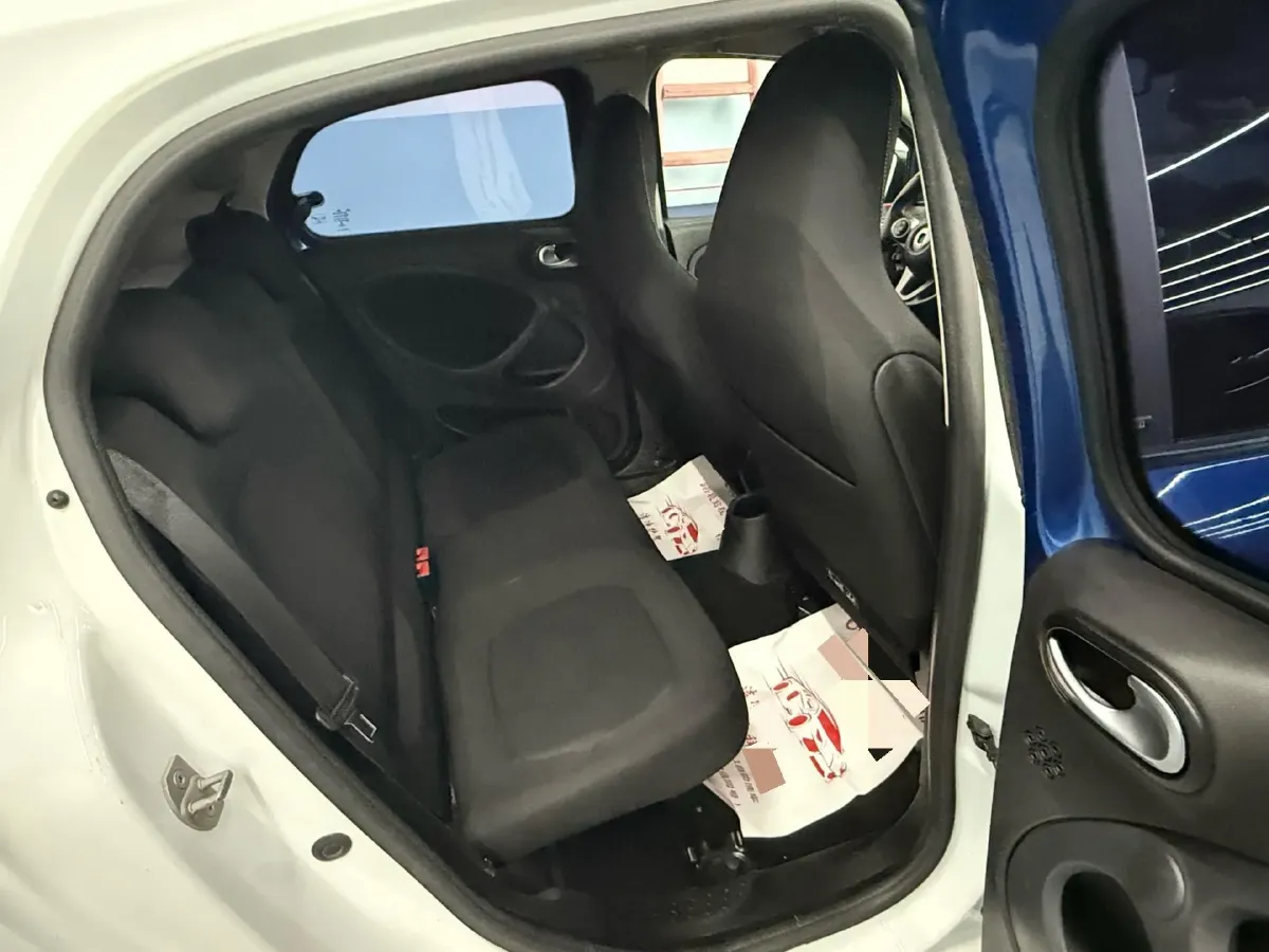 2016 Smart smart forfour 1.0L 71HP L3 6DCT,autocango,china used car exporter,china ev exporter,chinese used car exporter,chinese used ev exporter