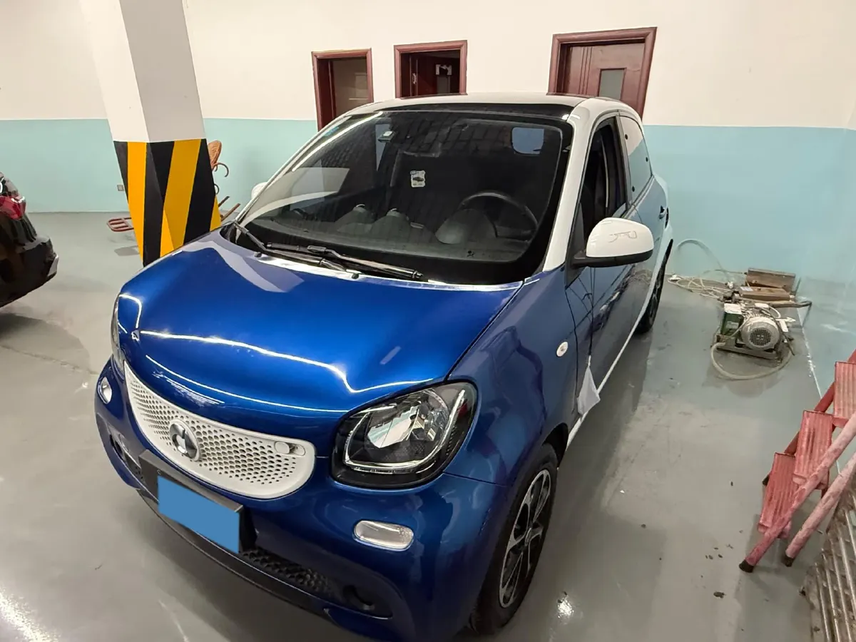 2016 Smart smart forfour 1.0L 71HP L3 6DCT,autocango,china used car exporter,china ev exporter,chinese used car exporter,chinese used ev exporter