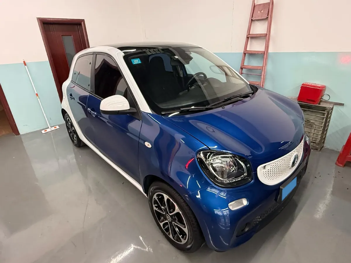 2016 Smart smart forfour 1.0L 71HP L3 6DCT,autocango,china used car exporter,china ev exporter,chinese used car exporter,chinese used ev exporter