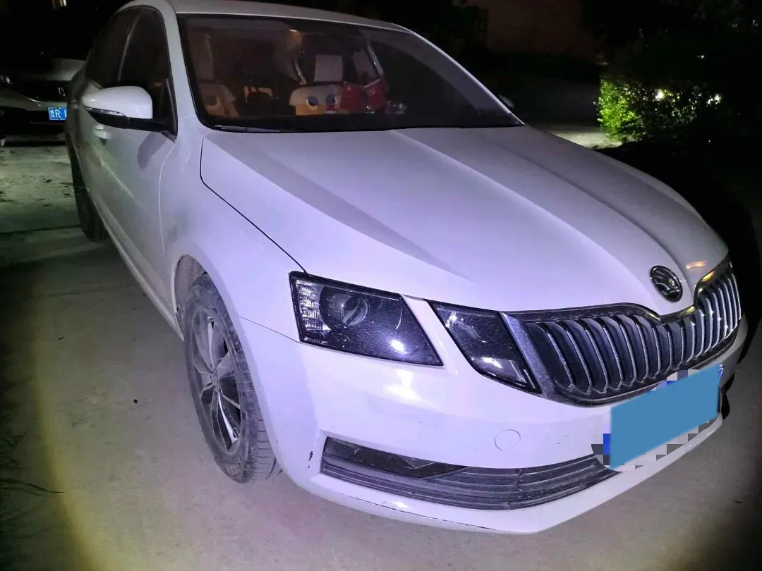 2021 Skoda Octavia 1.5L 113HP L4 6AT,autocango,china used car exporter,china ev exporter,chinese used car exporter,chinese used ev exporter