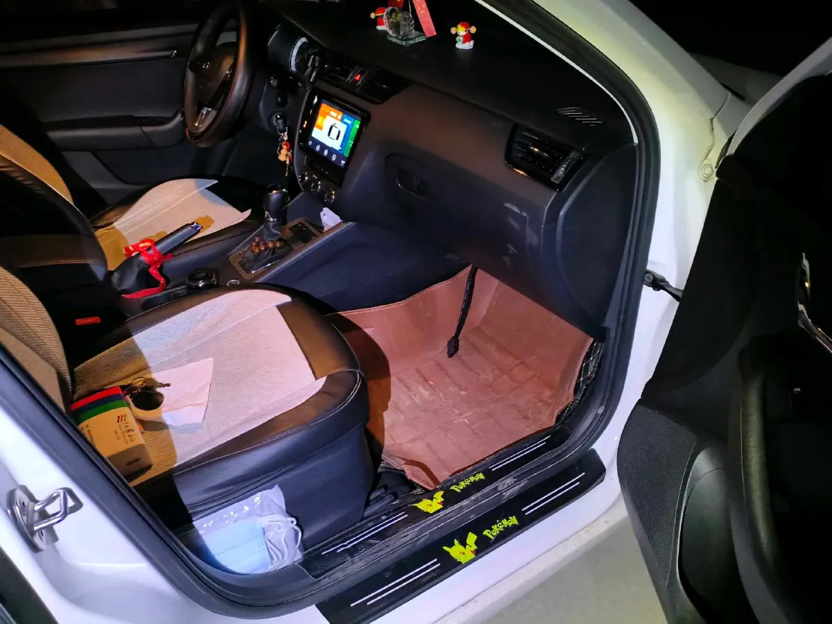 2021 Skoda Octavia 1.5L 113HP L4 6AT,autocango,china used car exporter,china ev exporter,chinese used car exporter,chinese used ev exporter