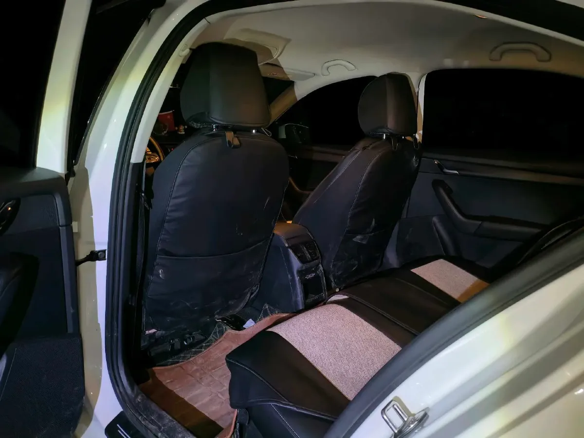 2021 Skoda Octavia 1.5L 113HP L4 6AT,autocango,china used car exporter,china ev exporter,chinese used car exporter,chinese used ev exporter