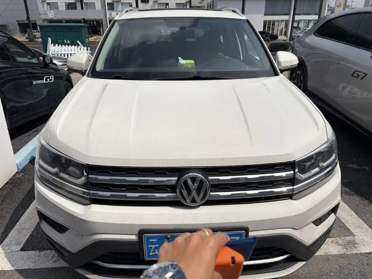 2020 Volkswagen Tharu 2.0T 186HP L4 7DCT,autocango,china used car exporter,china ev exporter,chinese used car exporter,chinese used ev exporter