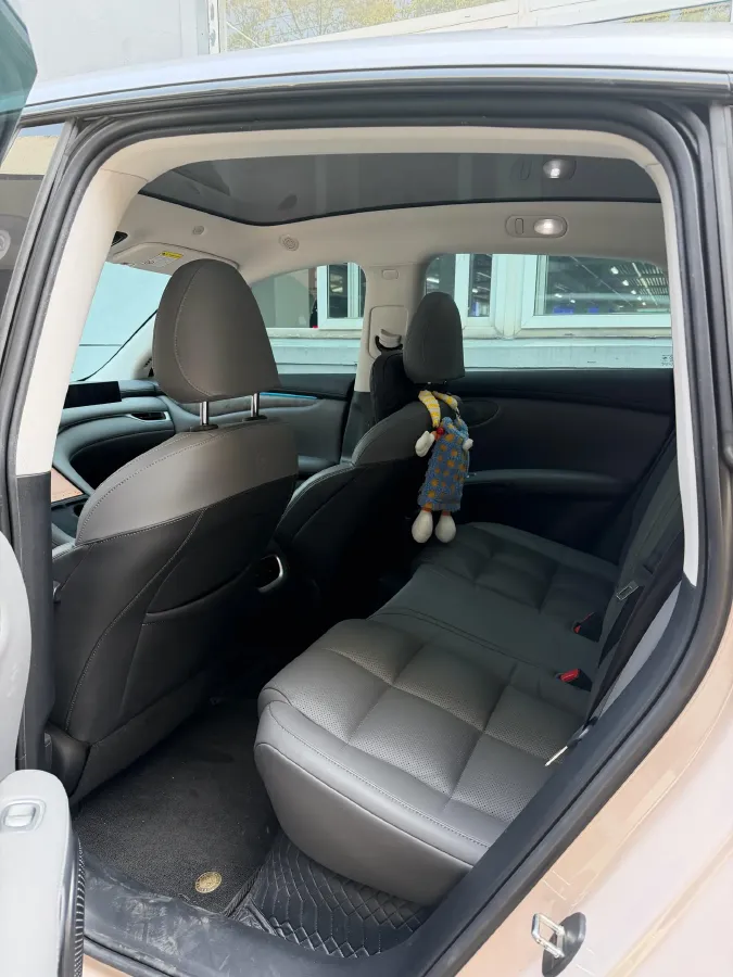 2023 IM LS6 BEV 71KWH,autocango,china used car exporter,china ev exporter,chinese used car exporter,chinese used ev exporter