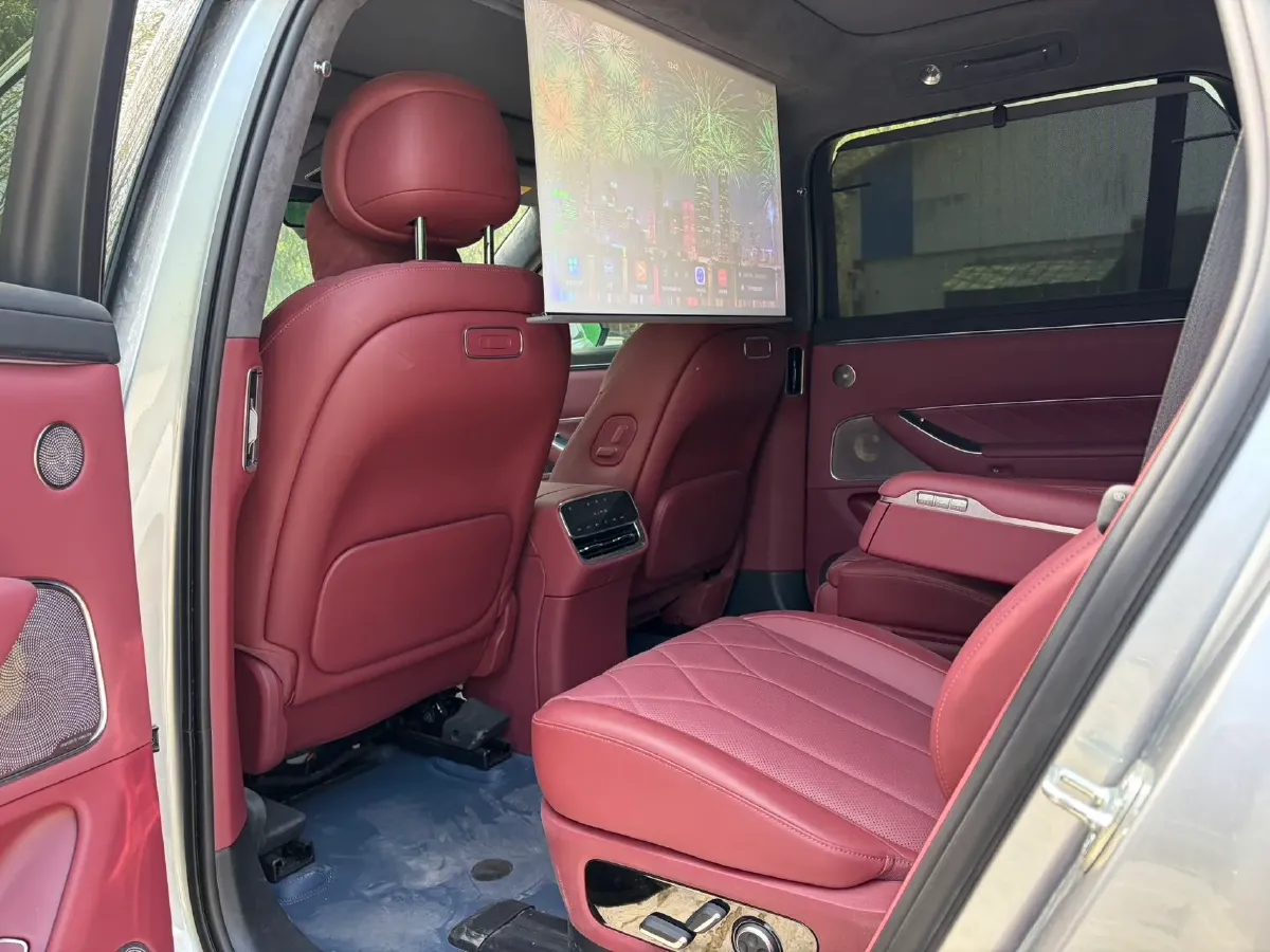 2025 AITO AITO M8 REEV 160HP REEV 53.4KWH,autocango,china used car exporter,china ev exporter,chinese used car exporter,chinese used ev exporter