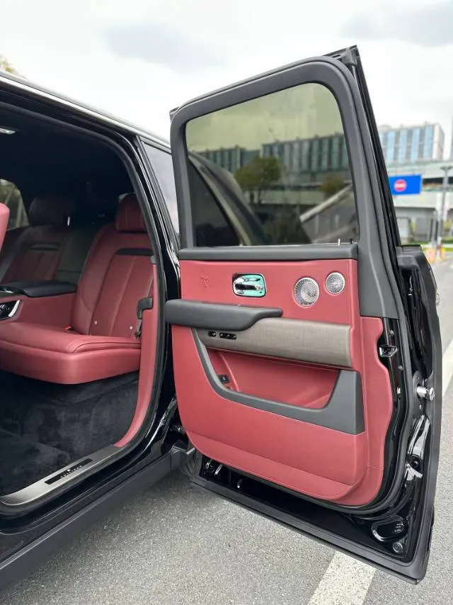2024 Rolls-Royce Cullinan 6.7T 571HP V12 8AT,autocango,china used car exporter,china ev exporter,chinese used car exporter,chinese used ev exporter