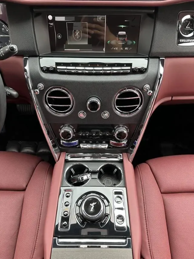 2024 Rolls-Royce Cullinan 6.7T 571HP V12 8AT,autocango,china used car exporter,china ev exporter,chinese used car exporter,chinese used ev exporter