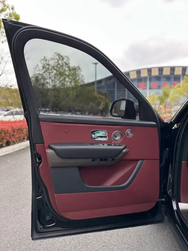 2024 Rolls-Royce Cullinan 6.7T 571HP V12 8AT,autocango,china used car exporter,china ev exporter,chinese used car exporter,chinese used ev exporter