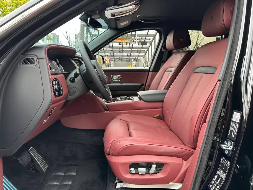 2024 Rolls-Royce Cullinan 6.7T 571HP V12 8AT,autocango,china used car exporter,china ev exporter,chinese used car exporter,chinese used ev exporter