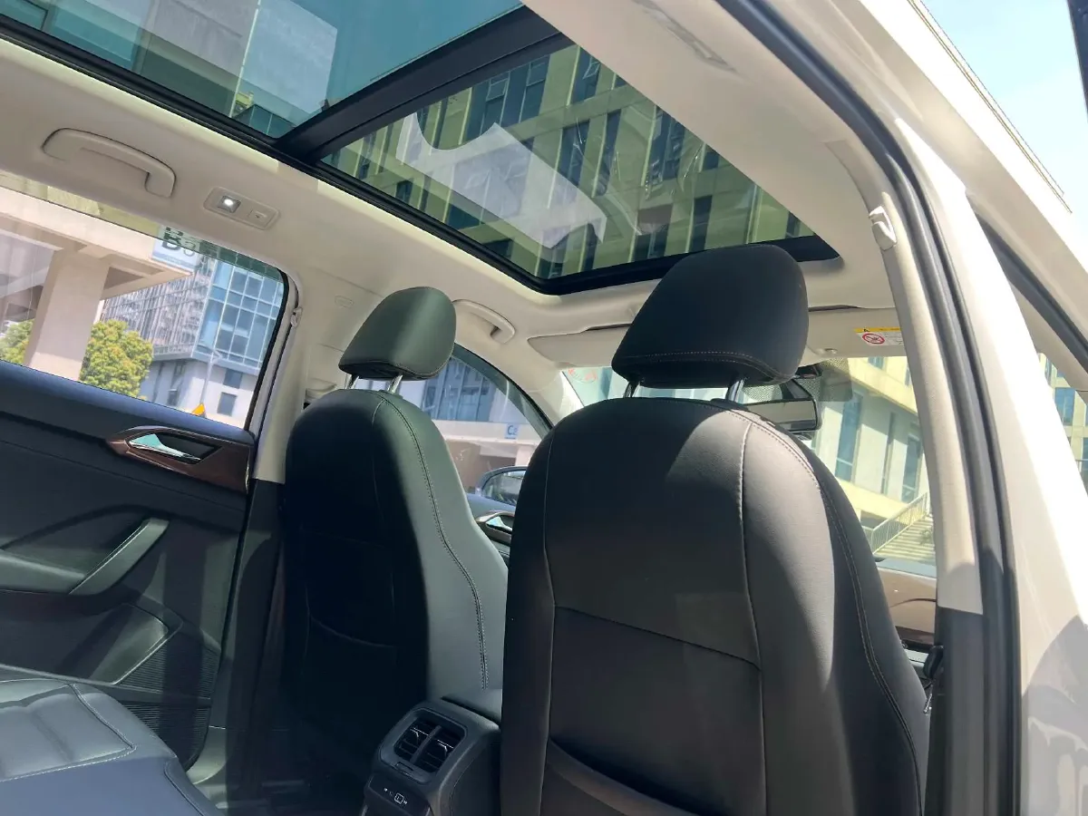 2022 Volkswagen Tharu 2.0T 186HP L4 7DCT,autocango,china used car exporter,china ev exporter,chinese used car exporter,chinese used ev exporter