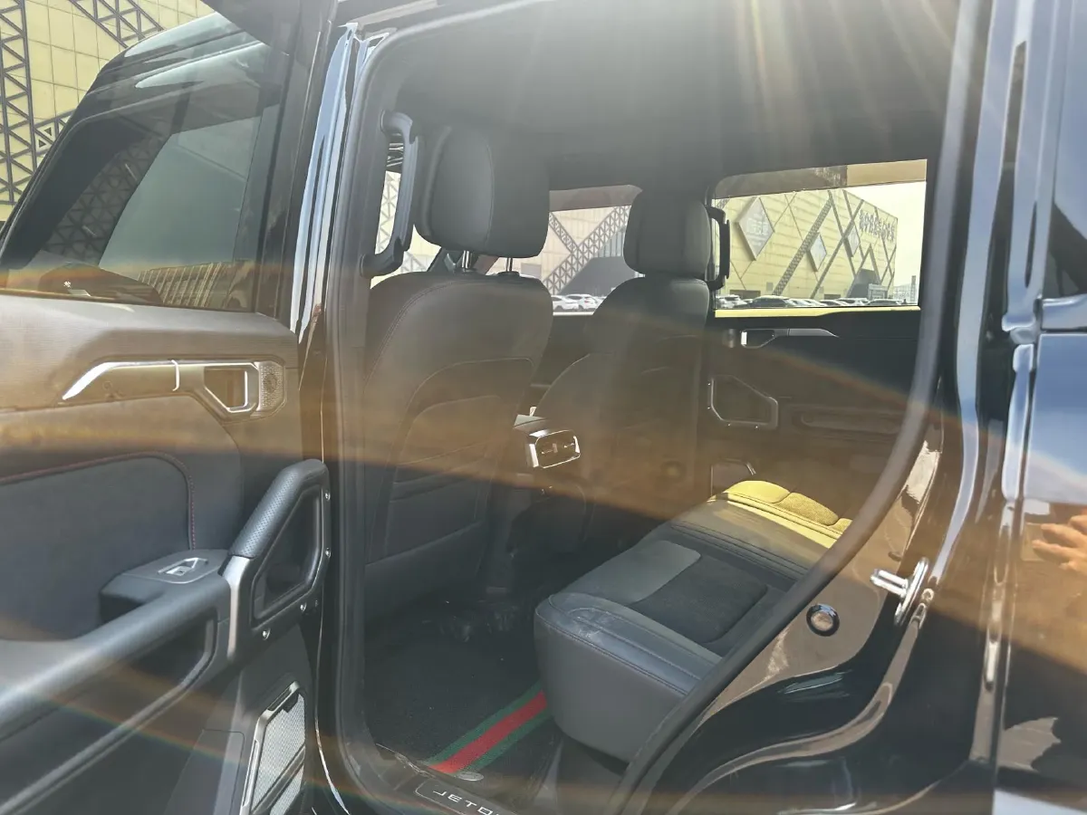 2024 Jetour ShanHai TravellerC-DM 1.5T 156HP L4 3DHT PHEV 43.24KWH,autocango,china used car exporter,china ev exporter,chinese used car exporter,chinese used ev exporter