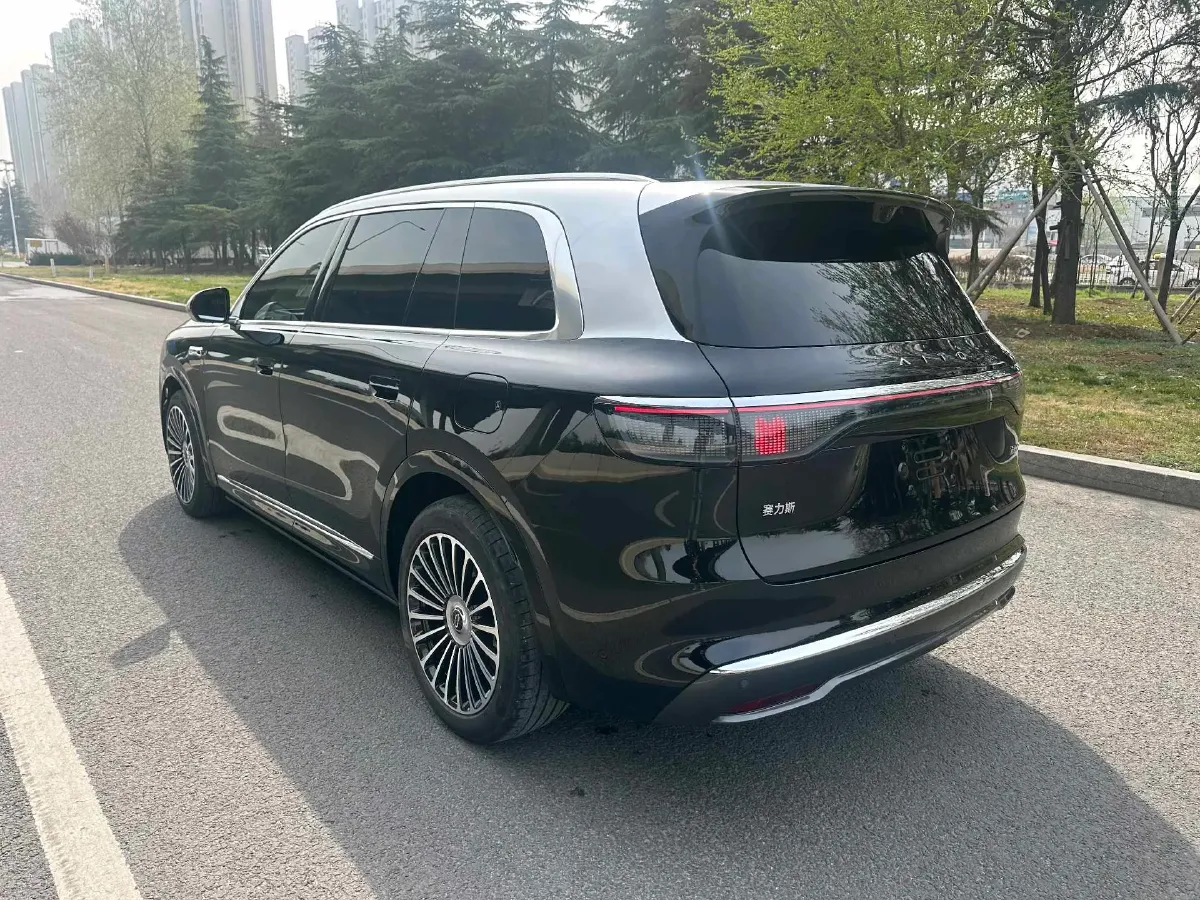 2025 AITO AITO M8 REEV 160HP REEV 53.4KWH,autocango,china used car exporter,china ev exporter,chinese used car exporter,chinese used ev exporter