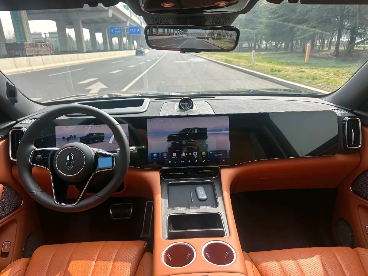 2025 AITO AITO M8 REEV 160HP REEV 53.4KWH,autocango,china used car exporter,china ev exporter,chinese used car exporter,chinese used ev exporter