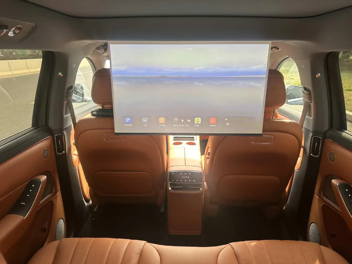 2025 AITO AITO M8 REEV 160HP REEV 53.4KWH,autocango,china used car exporter,china ev exporter,chinese used car exporter,chinese used ev exporter