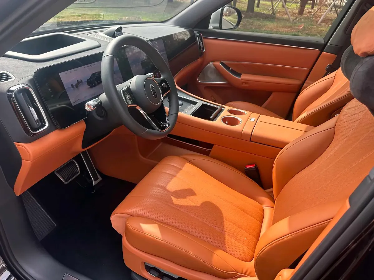 2025 AITO AITO M8 REEV 160HP REEV 53.4KWH,autocango,china used car exporter,china ev exporter,chinese used car exporter,chinese used ev exporter