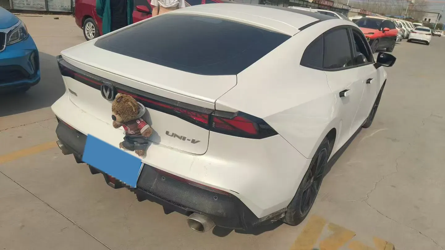 2023 ChangAn UNI-V 1.5T 188HP L4 7DCT,autocango,china used car exporter,china ev exporter,chinese used car exporter,chinese used ev exporter