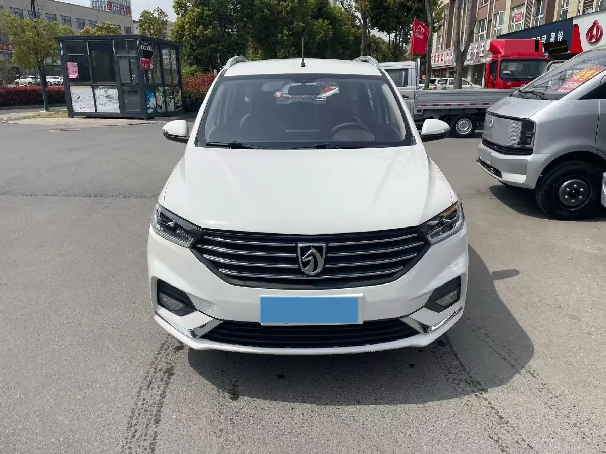 2018 BaoJun 360 1.5L 112HP L4 6MT,autocango,china used car exporter,china ev exporter,chinese used car exporter,chinese used ev exporter