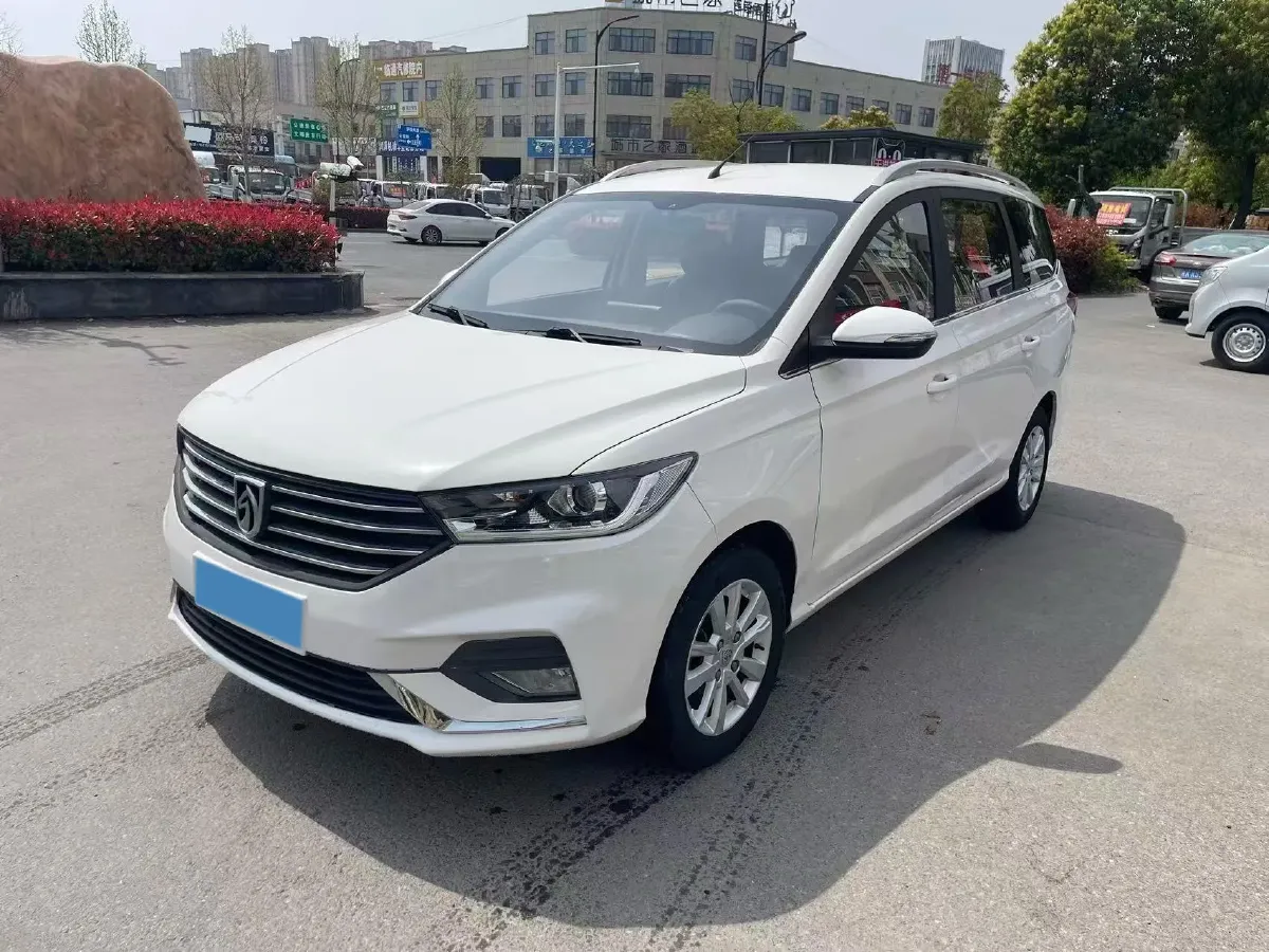 2018 BaoJun 360 1.5L 112HP L4 6MT,autocango,china used car exporter,china ev exporter,chinese used car exporter,chinese used ev exporter