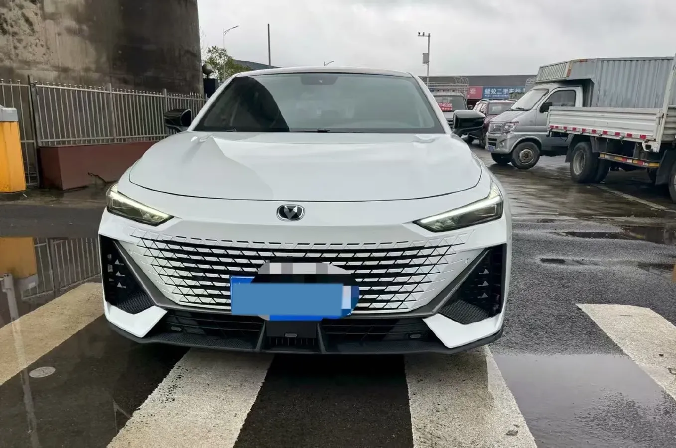 2023 ChangAn UNI-V 1.5T 188HP L4 7DCT,autocango,china used car exporter,china ev exporter,chinese used car exporter,chinese used ev exporter