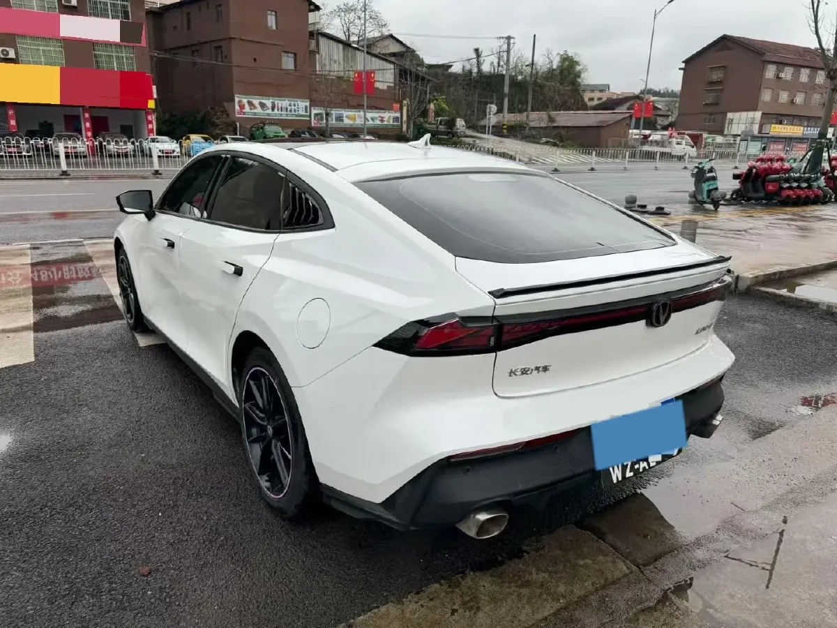 2023 ChangAn UNI-V 1.5T 188HP L4 7DCT,autocango,china used car exporter,china ev exporter,chinese used car exporter,chinese used ev exporter