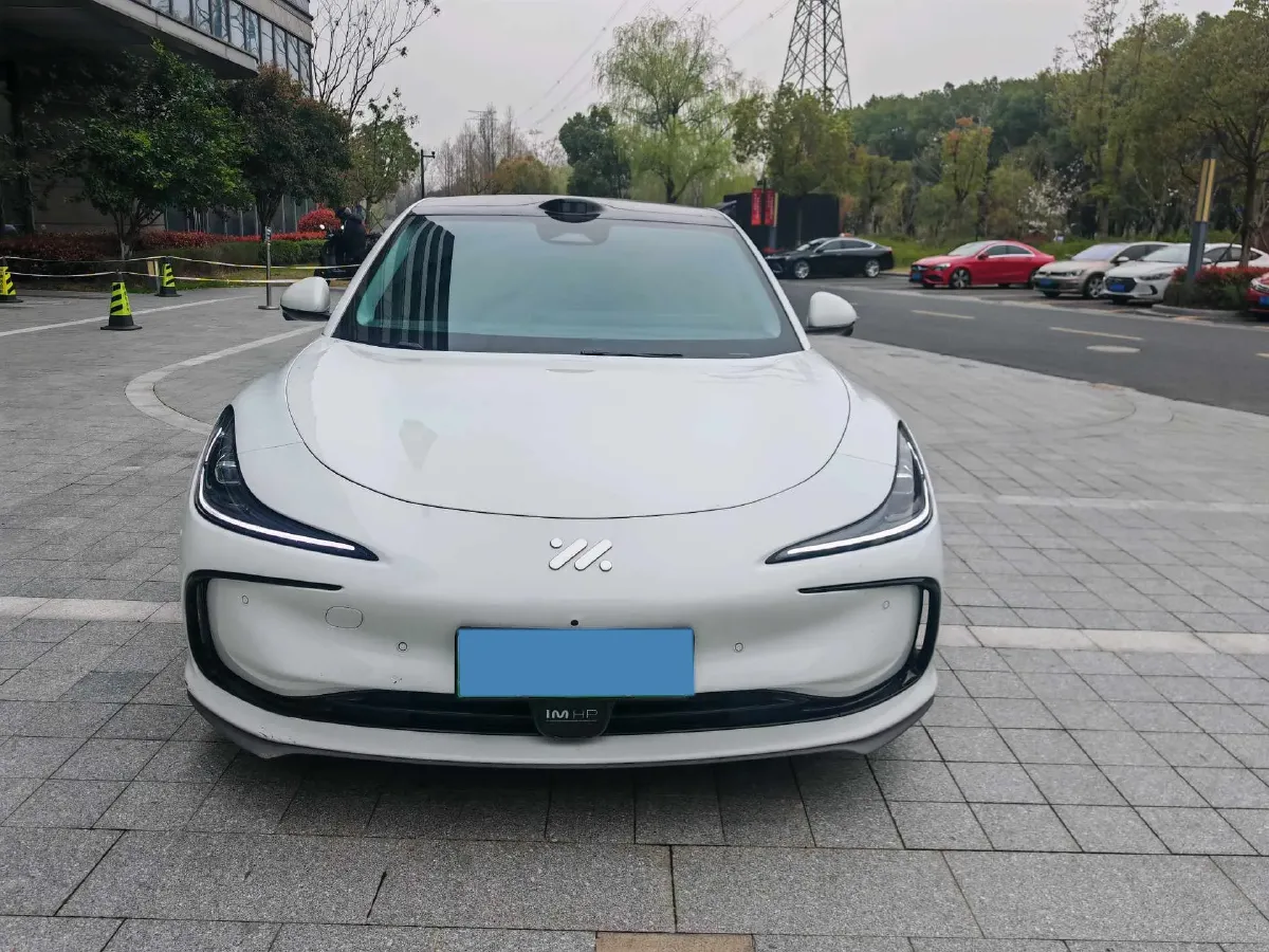 2025 IM L6 BEV,autocango,china used car exporter,china ev exporter,chinese used car exporter,chinese used ev exporter