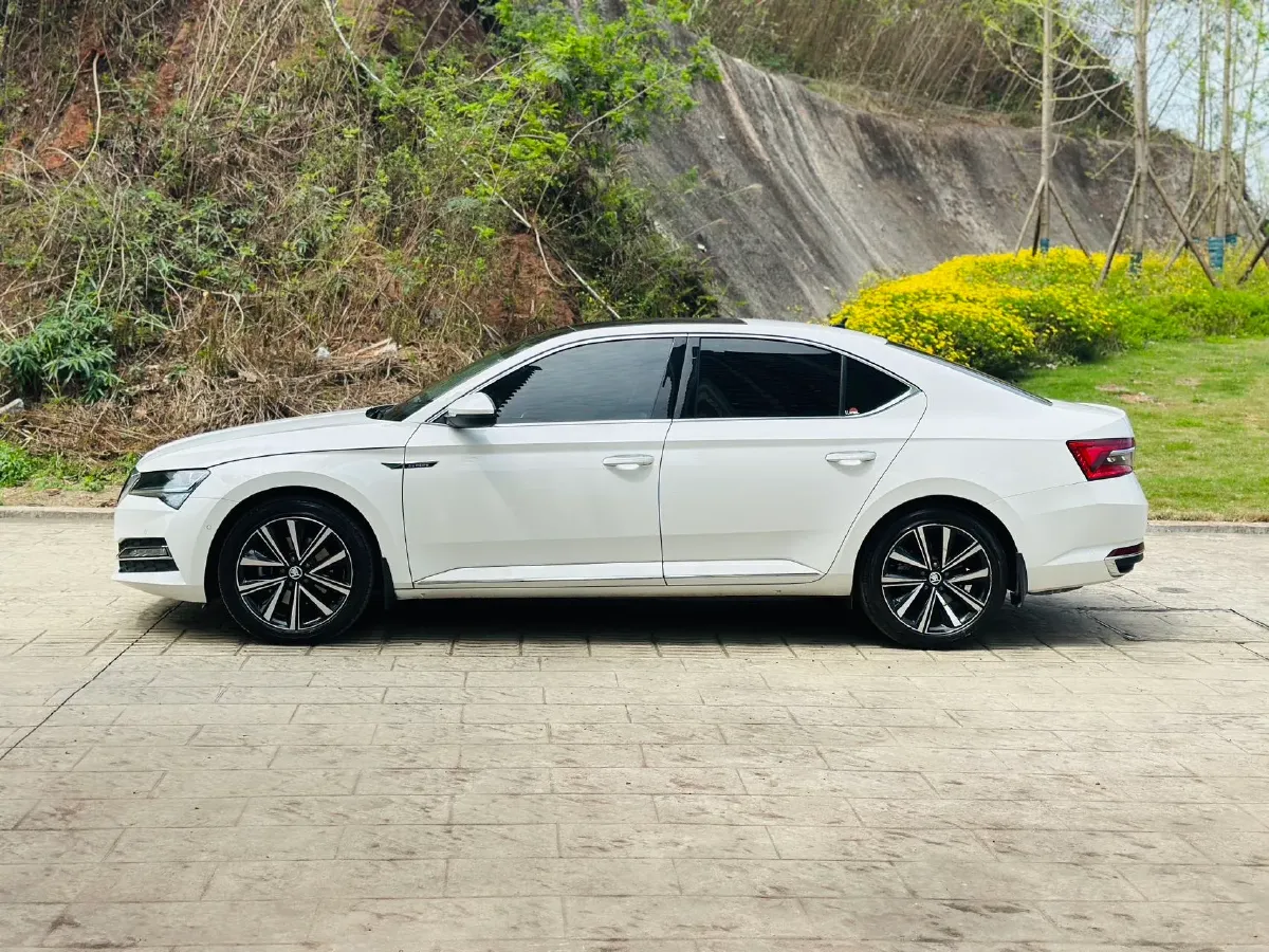 2019 Honda CR-V 2.0L 146HP L4 E-CVT Hybrid,autocango,china used car exporter,china ev exporter,chinese used car exporter,chinese used ev exporter