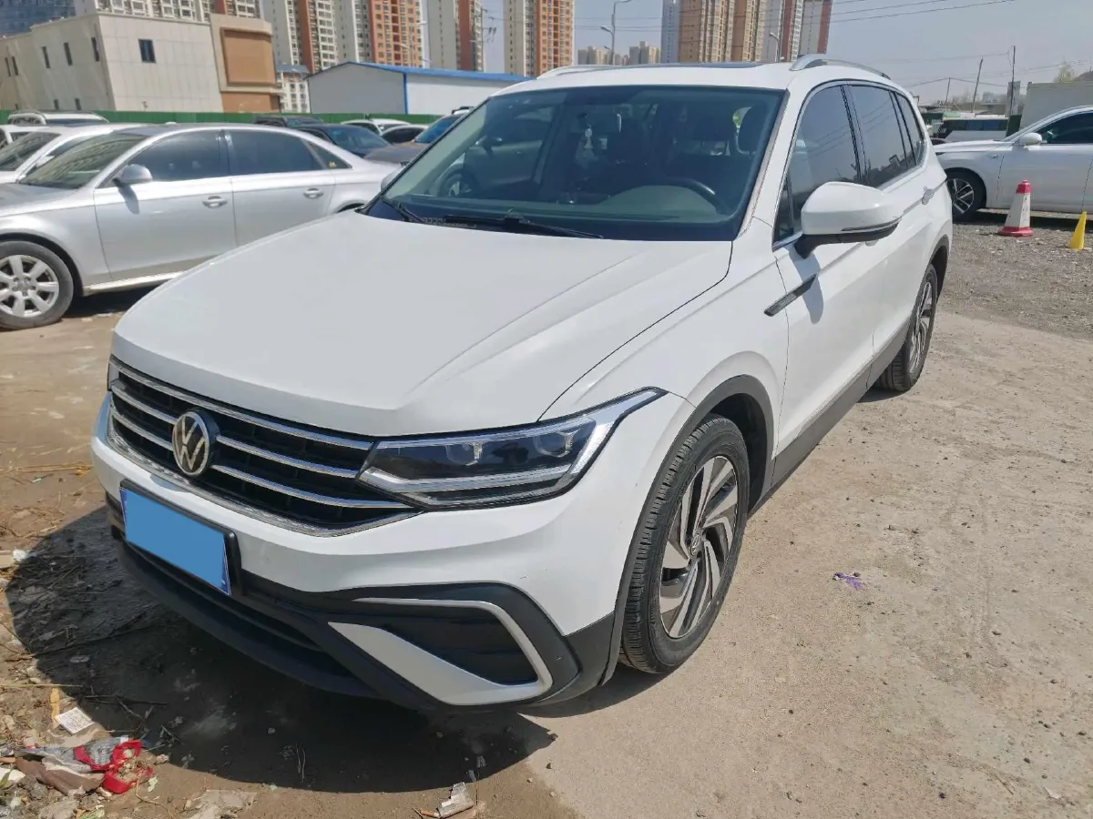 2023 Volkswagen Tiguan L 1.5T 160HP L4 7DCT,autocango,china used car exporter,china ev exporter,chinese used car exporter,chinese used ev exporter