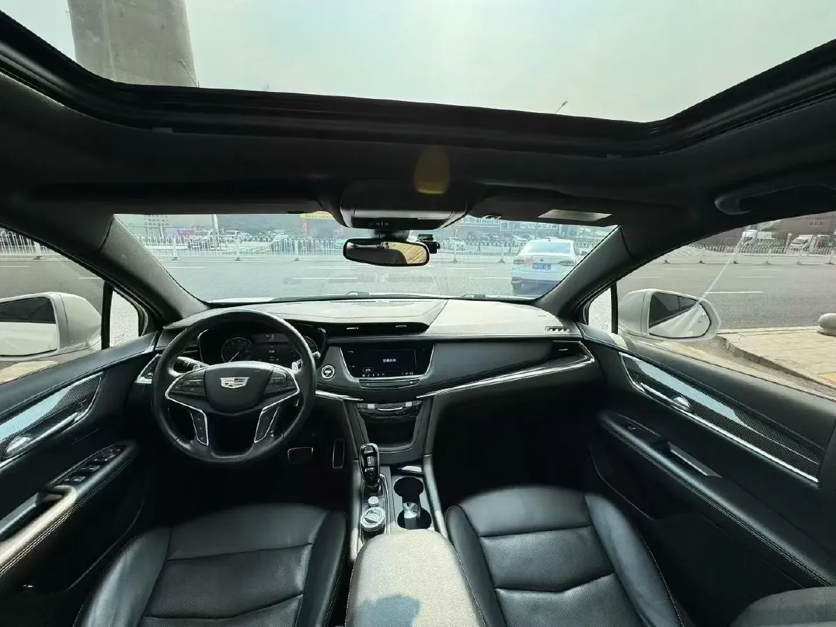 2022 Cadillac XT5 2.0T 237HP L4 9AT,autocango,china used car exporter,china ev exporter,chinese used car exporter,chinese used ev exporter