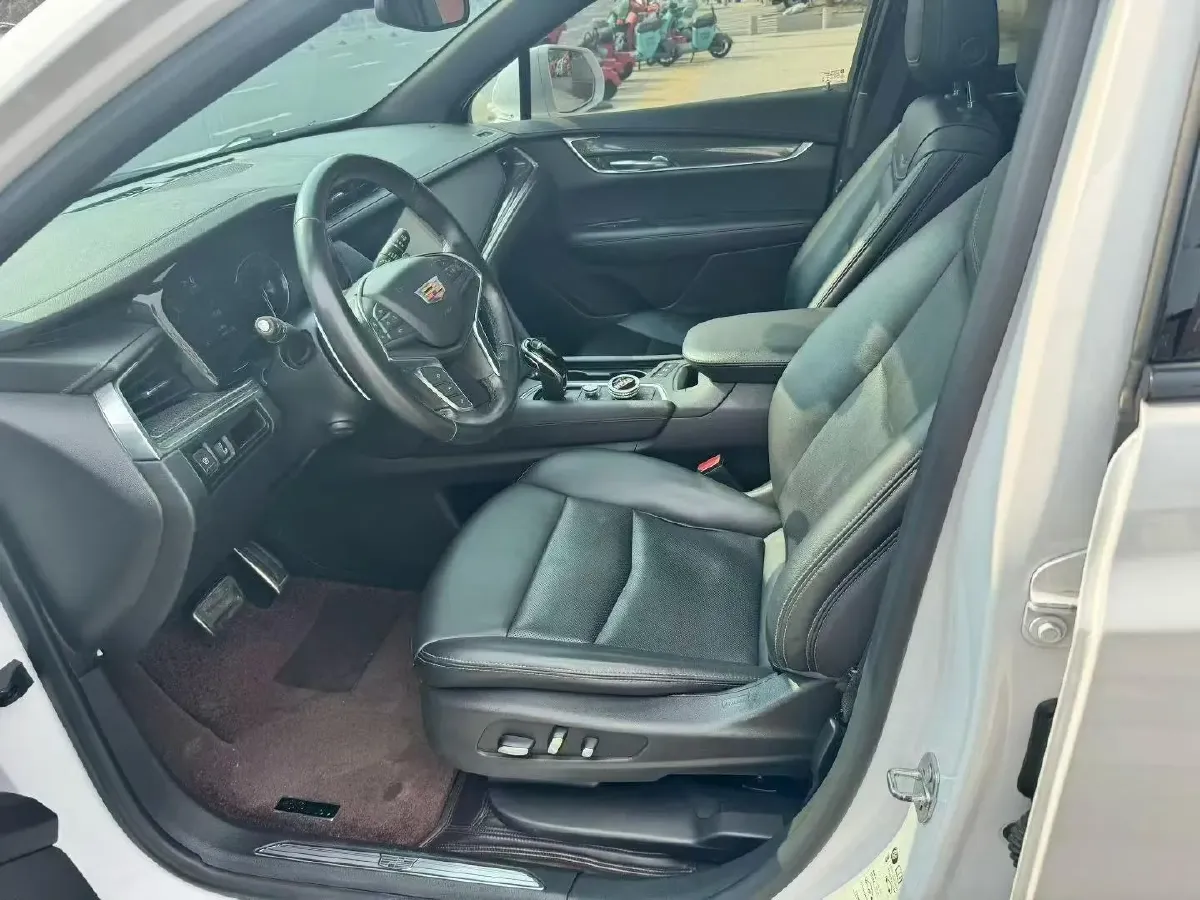 2022 Cadillac XT5 2.0T 237HP L4 9AT,autocango,china used car exporter,china ev exporter,chinese used car exporter,chinese used ev exporter