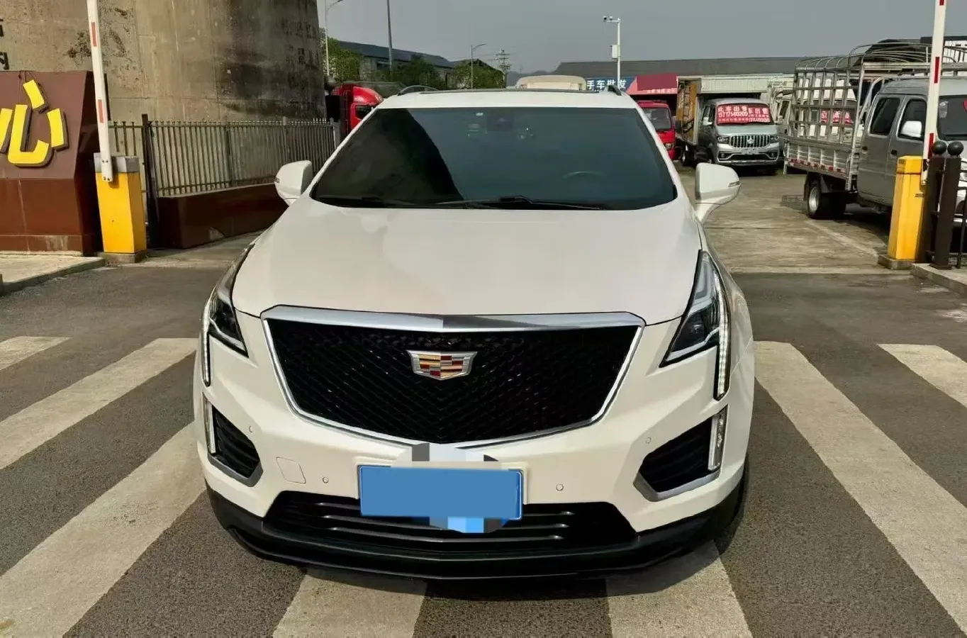 2022 Cadillac XT5 2.0T 237HP L4 9AT,autocango,china used car exporter,china ev exporter,chinese used car exporter,chinese used ev exporter