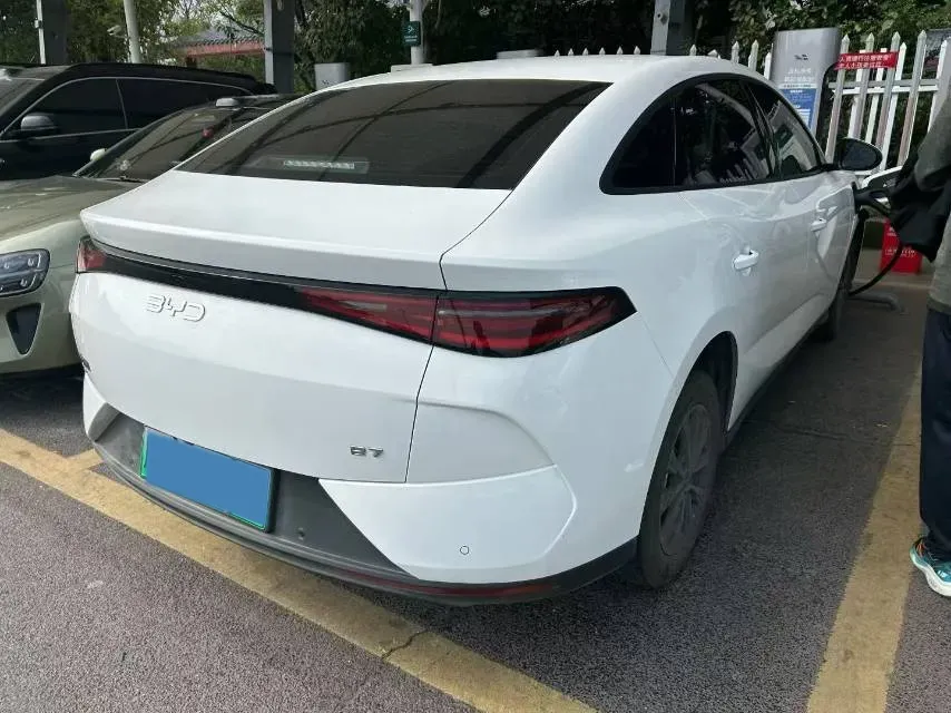2025 BYD e7 BEV,autocango,china used car exporter,china ev exporter,chinese used car exporter,chinese used ev exporter