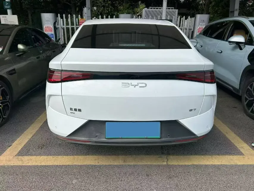 2025 BYD e7 BEV,autocango,china used car exporter,china ev exporter,chinese used car exporter,chinese used ev exporter
