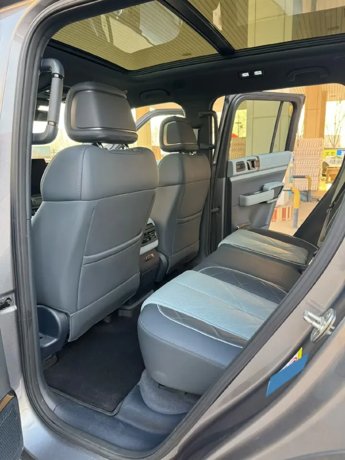 2025 FangChengBao Bao 5 1.5T 194HP L4 E-CVT PHEV 31.8KWH,autocango,china used car exporter,china ev exporter,chinese used car exporter,chinese used ev exporter