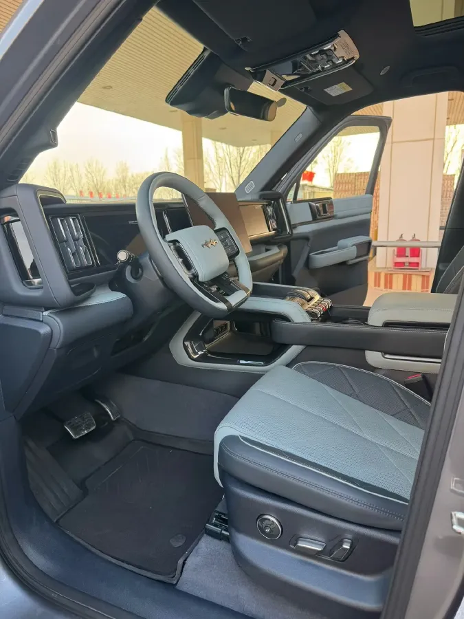 2025 FangChengBao Bao 5 1.5T 194HP L4 E-CVT PHEV 31.8KWH,autocango,china used car exporter,china ev exporter,chinese used car exporter,chinese used ev exporter