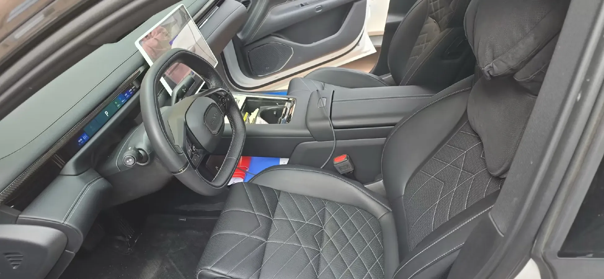 2025 LYNK&CO 10 EM-P 1.5T 163HP L4 3DHT PHEV,autocango,china used car exporter,china ev exporter,chinese used car exporter,chinese used ev exporter