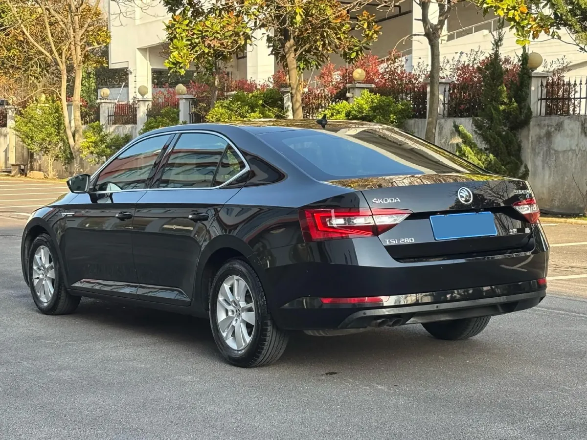 2016 Skoda Superb 1.4T 150HP L4 7DCT,autocango,china used car exporter,china ev exporter,chinese used car exporter,chinese used ev exporter