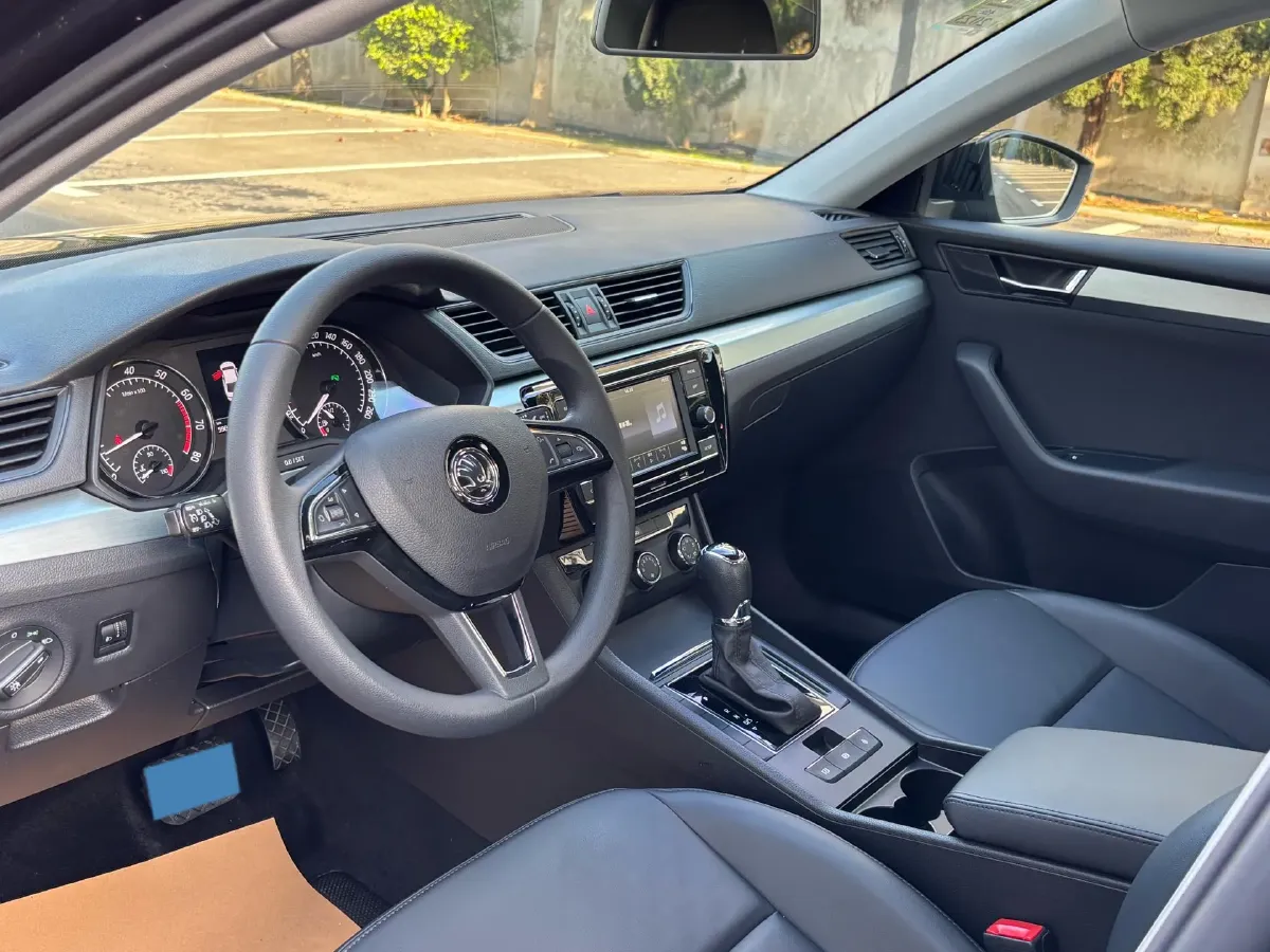 2016 Skoda Superb 1.4T 150HP L4 7DCT,autocango,china used car exporter,china ev exporter,chinese used car exporter,chinese used ev exporter