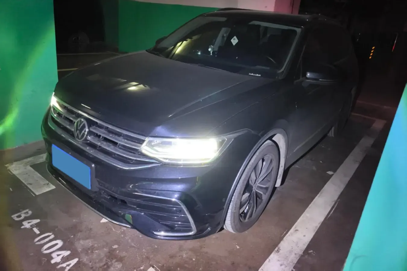 2025 Volkswagen Tiguan L 2.0T 186HP L4 7DCT,autocango,china used car exporter,china ev exporter,chinese used car exporter,chinese used ev exporter