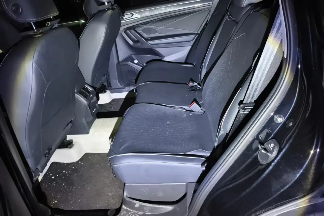 2025 Volkswagen Tiguan L 2.0T 186HP L4 7DCT,autocango,china used car exporter,china ev exporter,chinese used car exporter,chinese used ev exporter